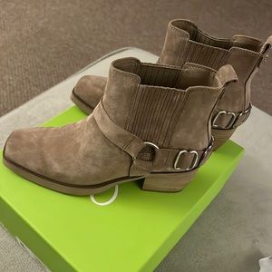 Sam Edelman Bellamie Boots. Deep taupe suede. Worn once. Size Women’s 6.5. Box.